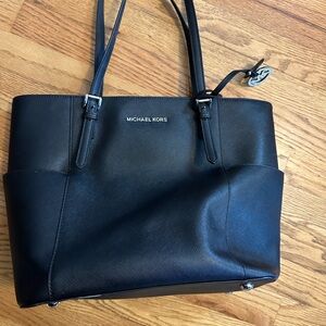Michael Kors jet set travel bag